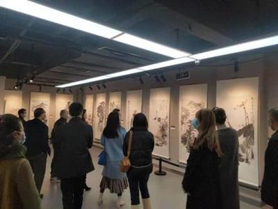 翰墨揚(yáng)清風(fēng)，光影繪廉韻——市自然資源局組織黨員干部參觀‘蜀道清風(fēng)’廉潔文化書法美術(shù)攝影作品展